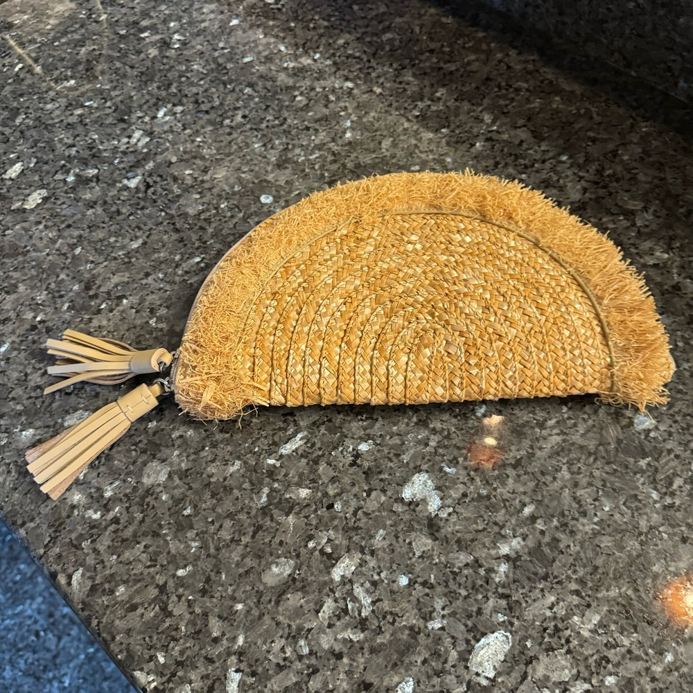 Tuckernuck raffia zippered clutch
